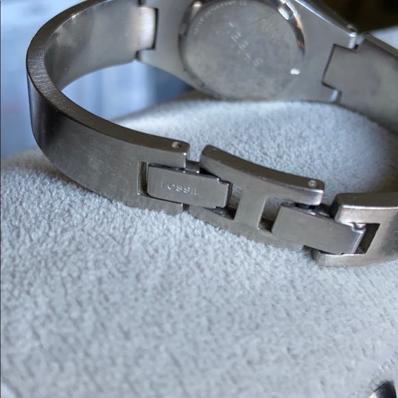 FOSSIL SOLID STAINLESS STEEL WATCH - Picture 3 of 7